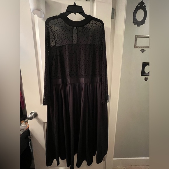 EUC torrid size 22 black mesh flocked star print mock neck midi dress w/ pockets - Picture 1 of 4